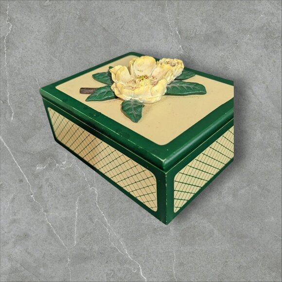 vintage Handpainted Green Cream trinket jewelry Box With 3D Magnolia Flower - Picture 1 of 8